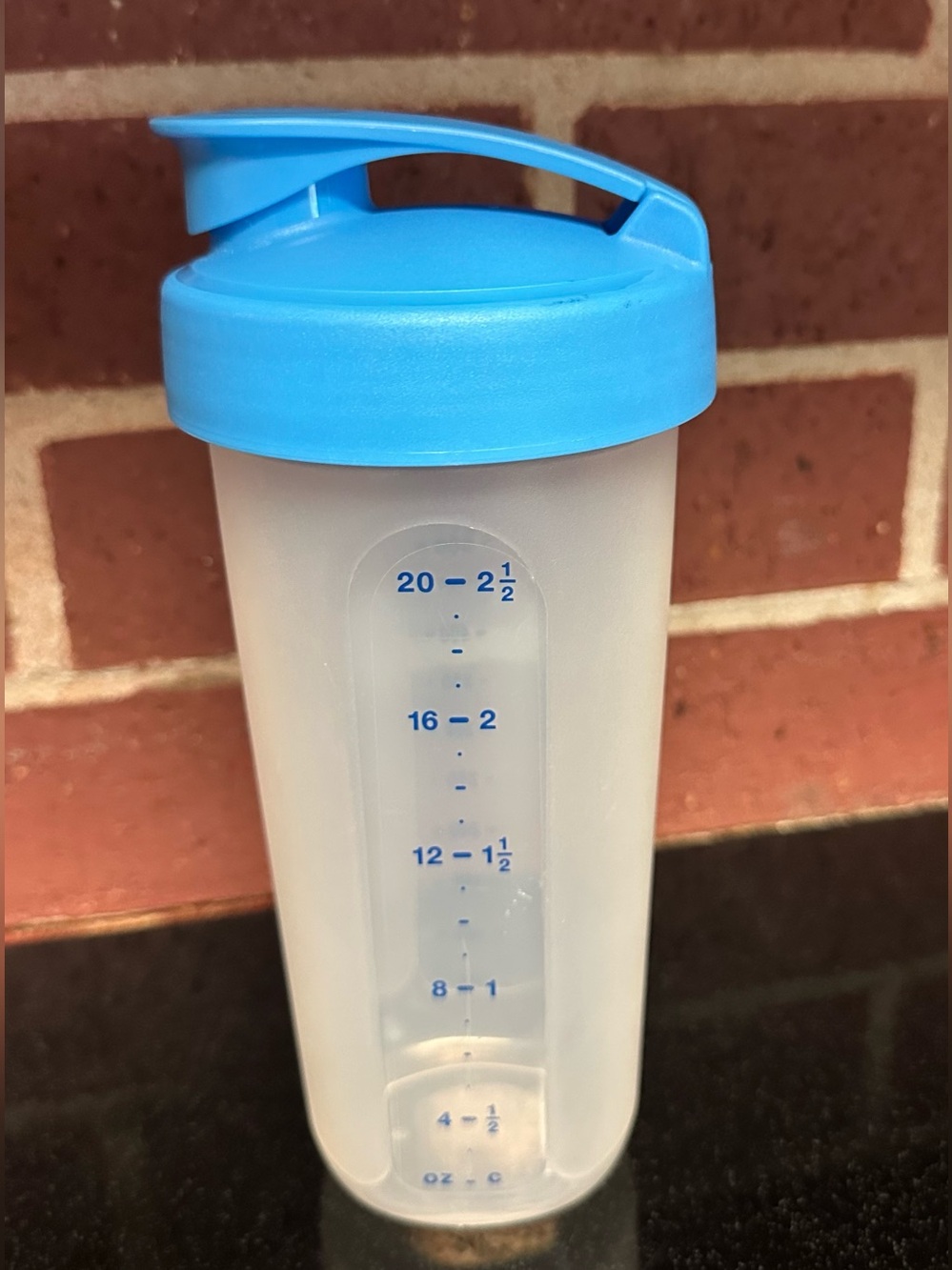 Tupperware 600ml Shaker Bottle